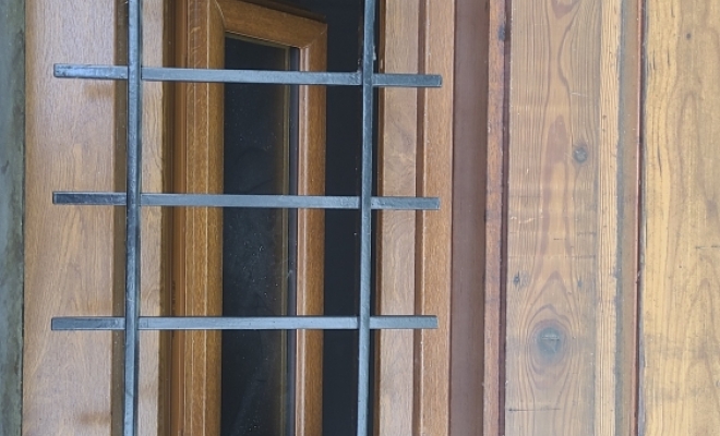 Pose de fenêtres et de portes-fenêtres à Vif, Pontcharra, MENUISERIE TAZ